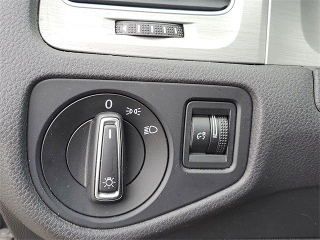 2015 Volkswagen Golf TDI S 4-Door